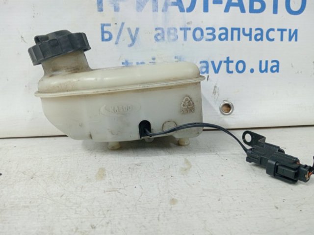 Бачок гальмівної рідини 585293E150 HYUNDAI