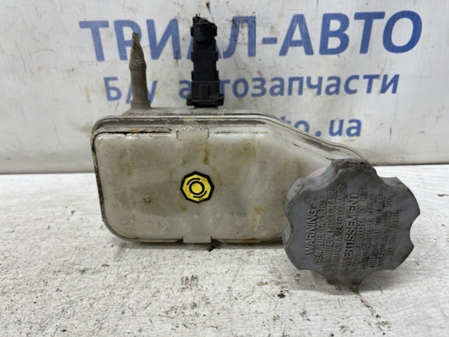 Кришка бачка головного гальмівного циліндру 5853125300 HYUNDAI