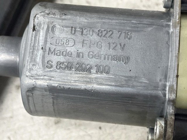 Механізм склопідіймача двері передньої, правої 5E0837462 VAG