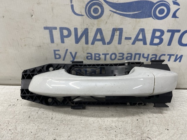 Тримач зовнішньої ручки дверей, лівих дверей 5G0837205 VAG