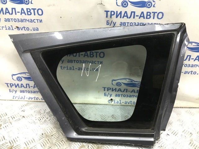 Стекло в кузов заднее правое mitsubishi б/у оригінал, гарантія на запчастини 6121A022