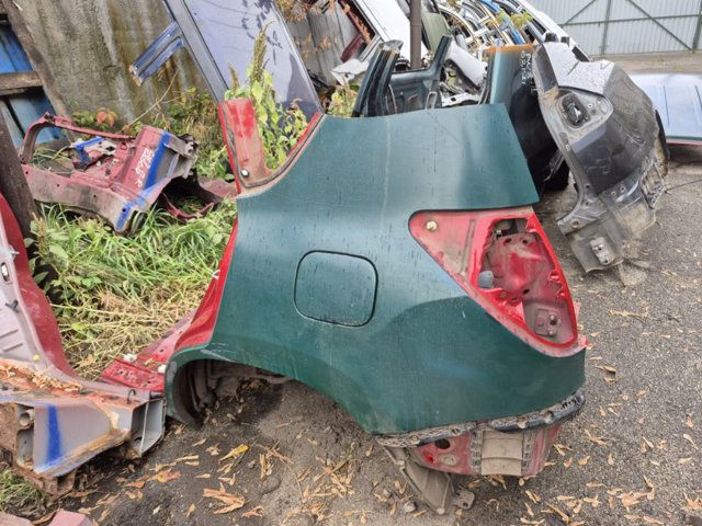 Крило заднє ліве 6160242050 TOYOTA