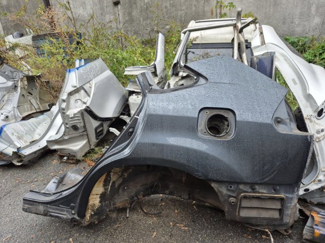 Бічна частина задня ліва 616120E010 TOYOTA