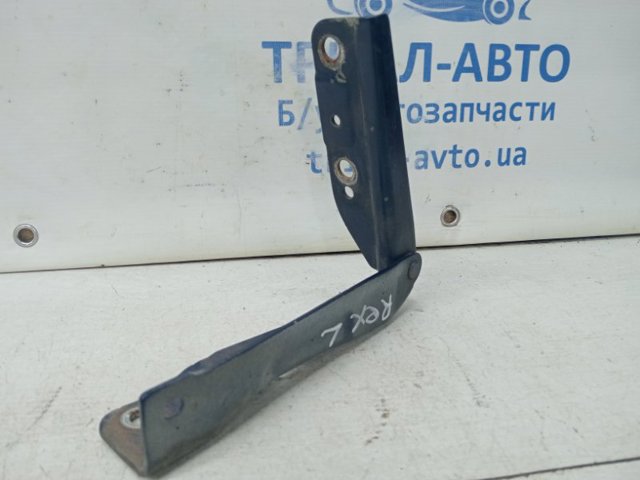 Шарнір капота лівий 6181008001 SSANG YONG