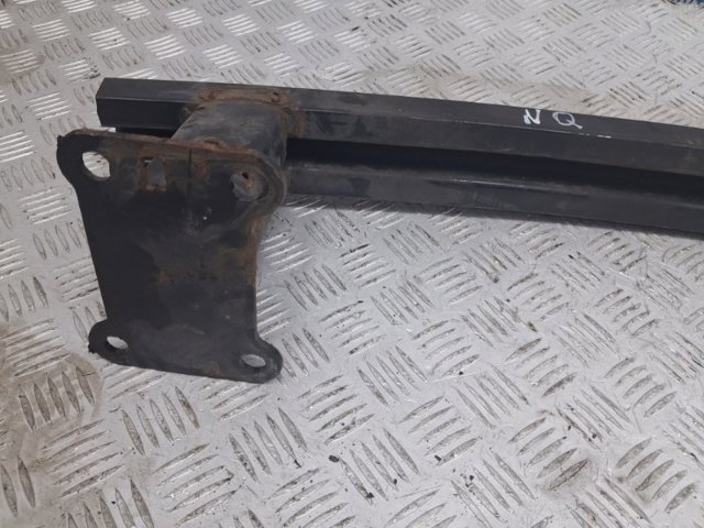 Балка бампера переднього 62030BR01A NISSAN