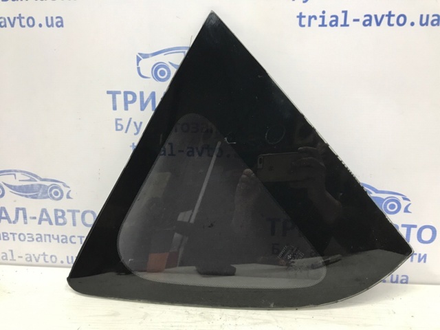 Скло кузова/багажного відсіку, праве 6271042270 TOYOTA