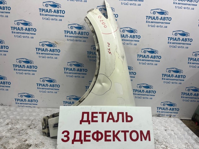 Бічна частина передня ліва 63101CG000 NISSAN