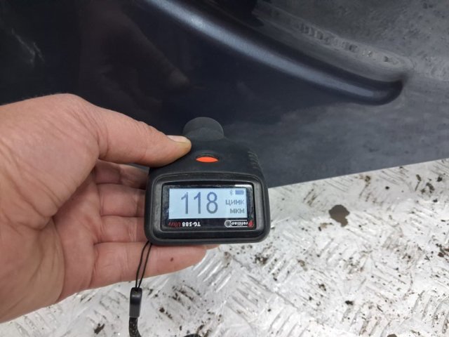 Переднє ліве крило 63101EB330 NISSAN