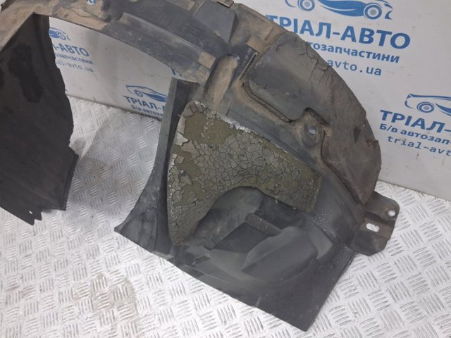 Підкрилки передні праві 63840BR20A NISSAN