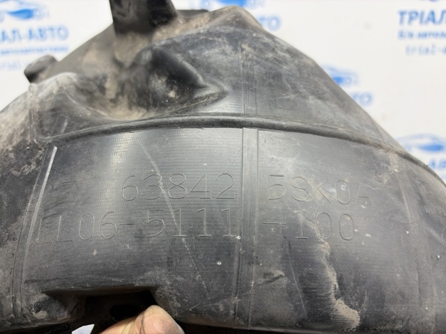 Підкрилок переднього крила, правий 638425SK0A NISSAN