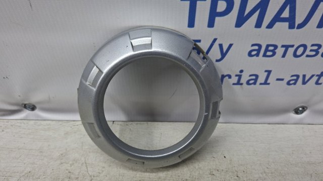 Ободок/окантовка фари протитуманной, правий 6400A965HB MITSUBISHI
