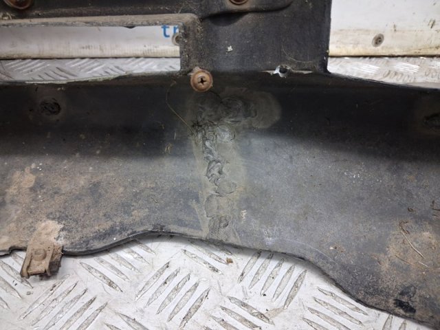Кожух бампера переднього 6400B159 MITSUBISHI