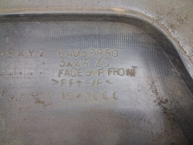 Бампер передній в зборі 6400D427 MITSUBISHI