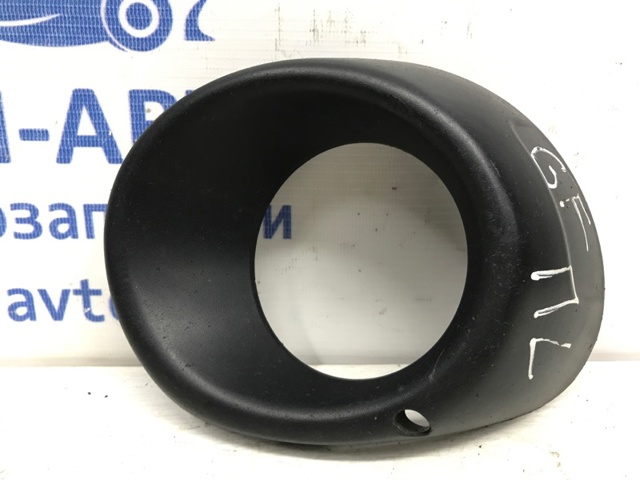 Оправа туманки 6400D571 MITSUBISHI