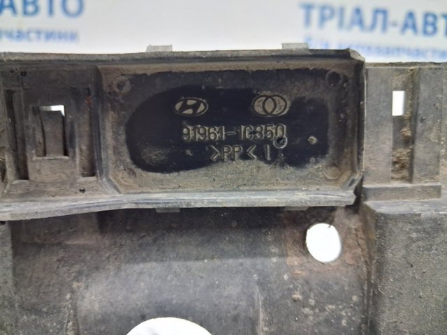 Рамка передньої панелі 641011C500 HYUNDAI