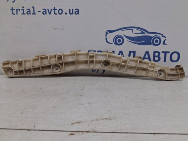 Кронштейн бампера заднього, зовнішній правий 6410A188 MITSUBISHI