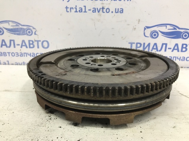 Маховик двигуна 6650302205 SSANG YONG
