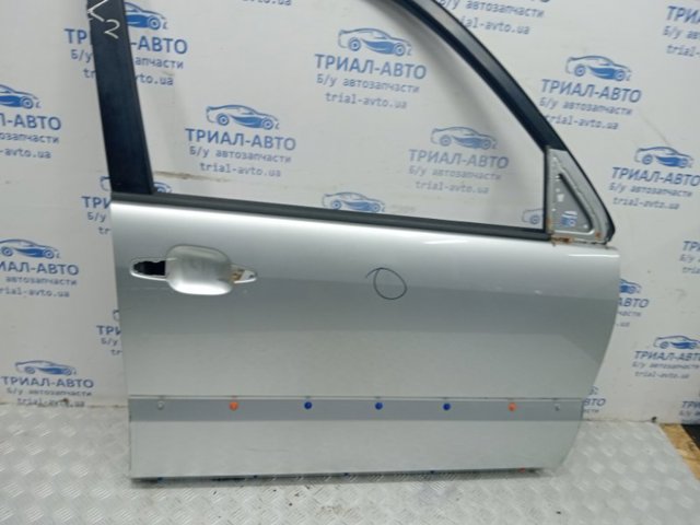 Дверка передня права 6700160540 TOYOTA