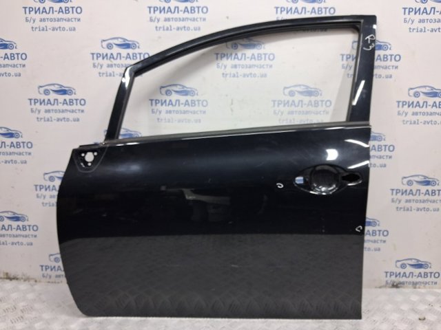 Водійські двері Тойота Ауріс UKP