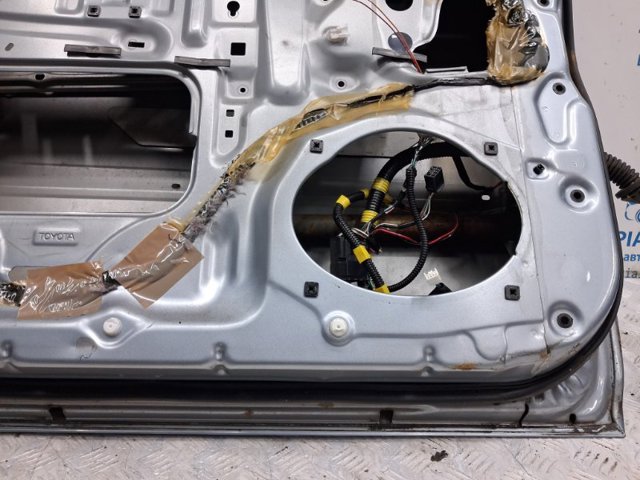 Водійські двері 6700248060 TOYOTA