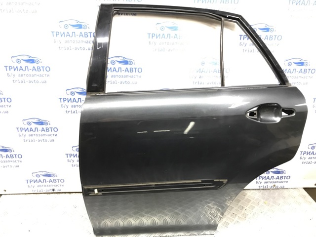 Двері пасажирськи задні ліві 6700448080 TOYOTA