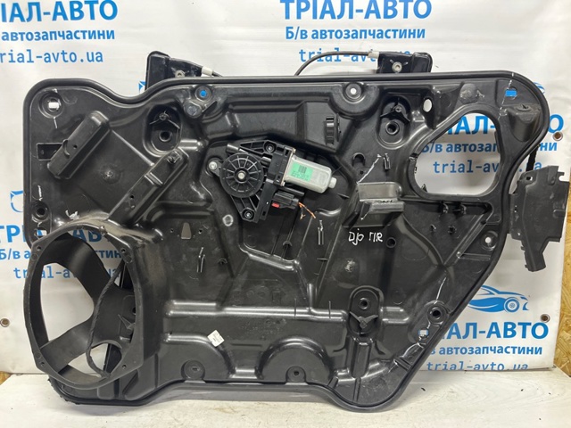Підйомник механічний вітрового скла 68043735AA CHRYSLER