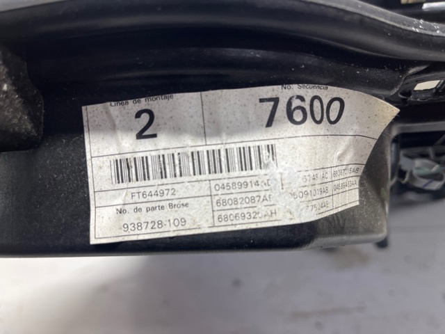 Механізм стеклопод'емника двері задньої, правої 68043738AA CHRYSLER