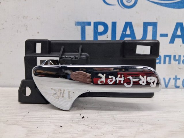 Ручка задніх дверей, внутрішня, права 68079302AA CHRYSLER
