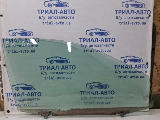 Скло передніх дверей, правих 681010E011 TOYOTA