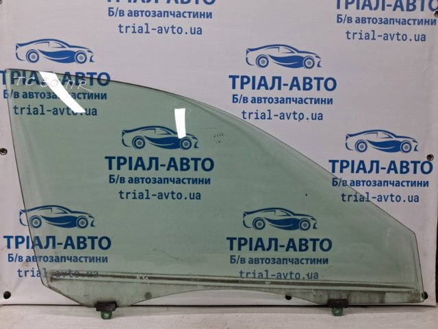 Скло передніх дверей, правих 6810133080 TOYOTA