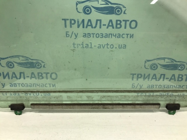 Скло пасажирських дверей 6810148070 TOYOTA