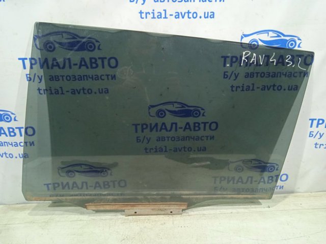 Скло заднє ліве 6810442110 TOYOTA