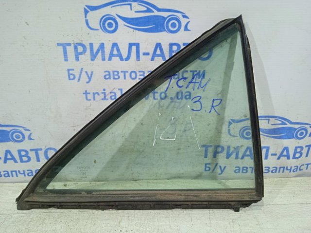 Скло кутове дверей задніх 6812306050 TOYOTA