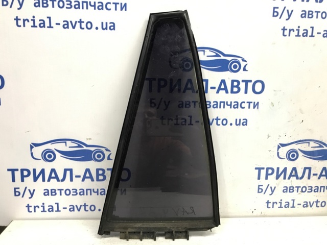 Скло-кватирка двері, задньої, правої 6812342120 TOYOTA