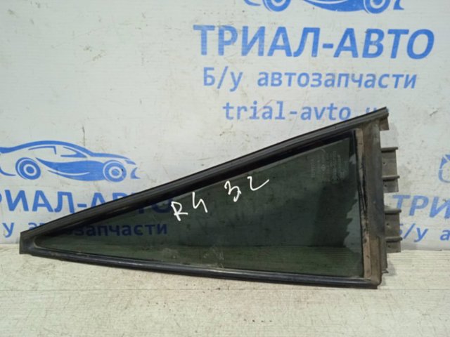 Скло-кватирка двері, задній, лівою 6812442130 TOYOTA