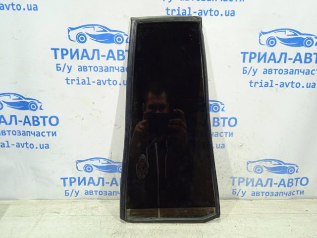 Скло-кватирка двері, задньої, лівої 6812460161 TOYOTA