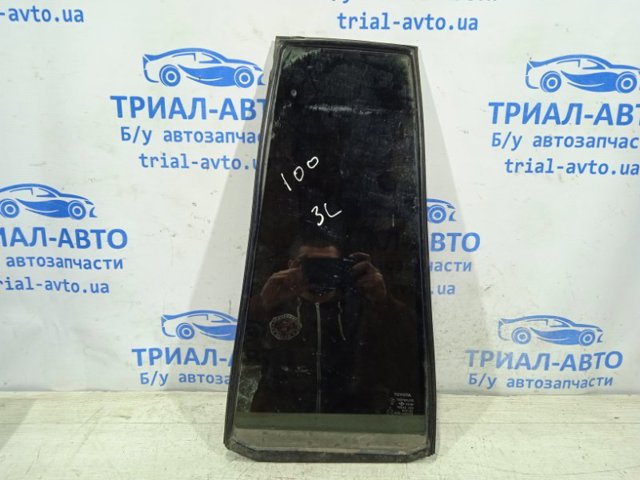 Кватирка дверей трикутник, задньої, лівої 6812460161 TOYOTA