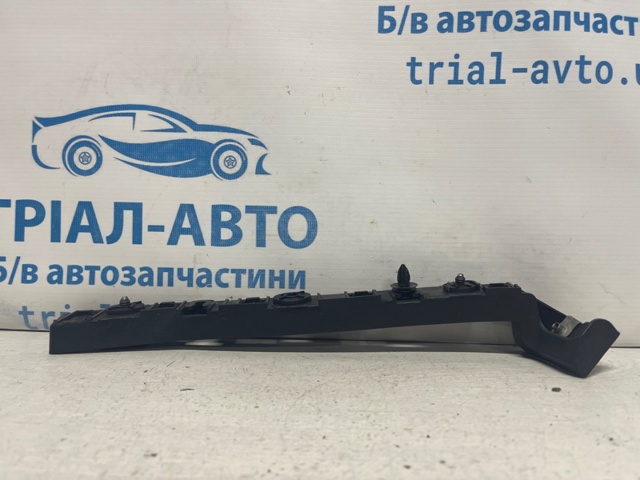 Кронштейн бампера заднього, зовнішній правий 68138414AB CHRYSLER