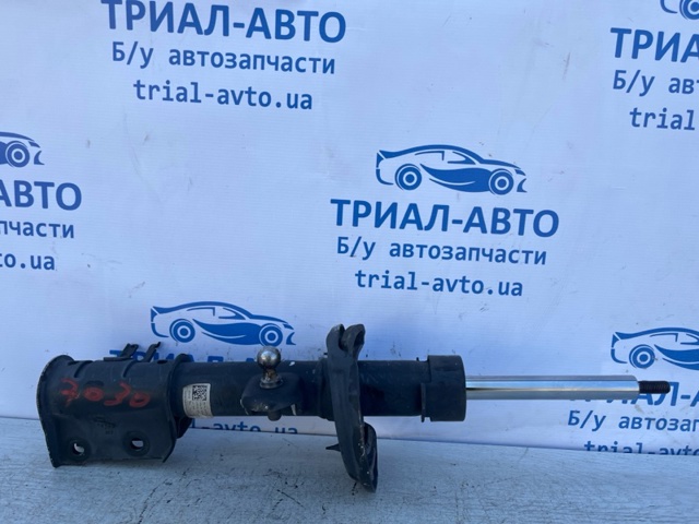 Стійка передня права 68259676AB CHRYSLER