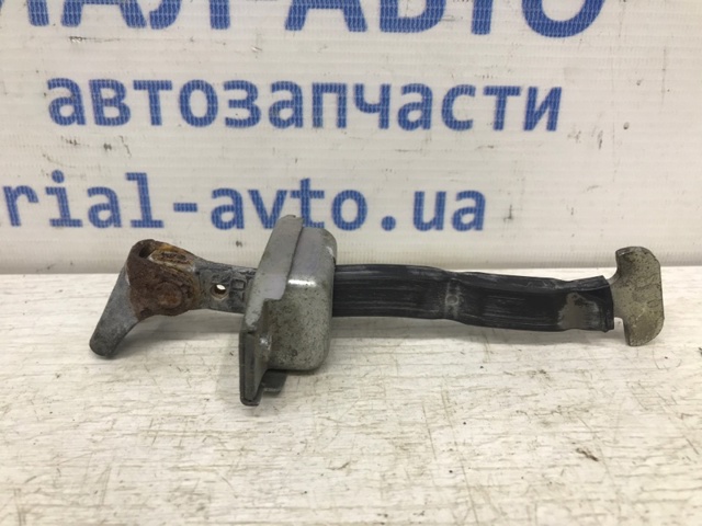 Обмежувач відкриття дверей, передній правий 6861042020 TOYOTA