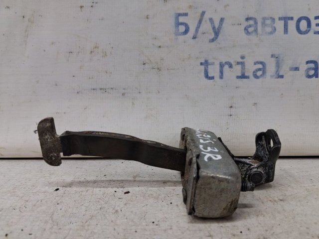 Обмежувач відкриття дверей, задній правий 6863002121 TOYOTA