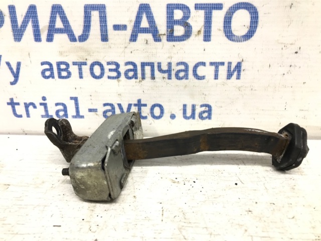 Обмежувач відкриття дверей, задній правий 6863005050 TOYOTA