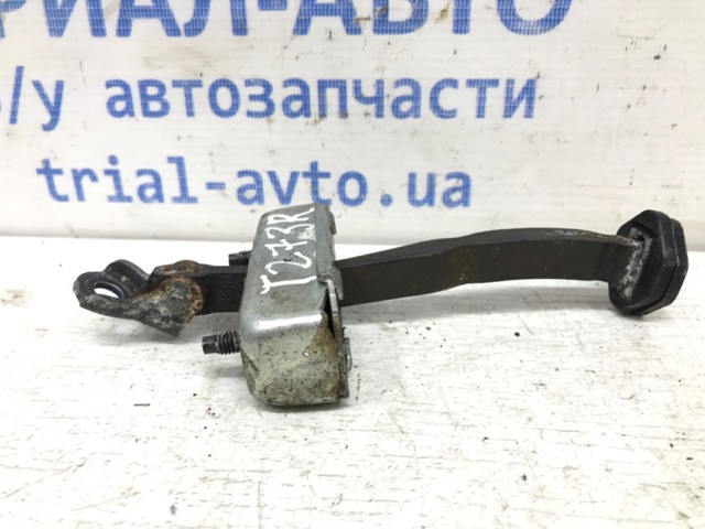 Обмежувач відкриття дверей, задній правий 6863005050 TOYOTA
