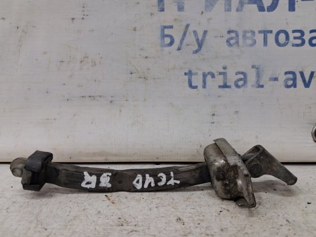Обмежувач відкриття дверей, задній правий 6863033070 TOYOTA