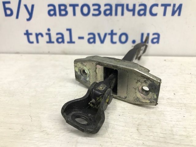Обмежувач відкриття дверей, задній правий 6863042030 TOYOTA