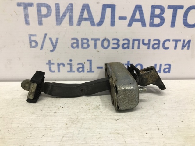 Обмежувач відкриття дверей, задній лівий 6864060090 TOYOTA