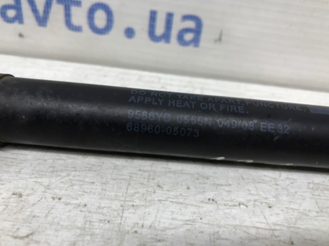 Амортизатор задньої ляди 6895049185 TOYOTA