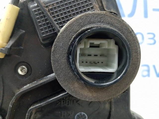 Замок передніх пасажирських дверей 6903042220 TOYOTA