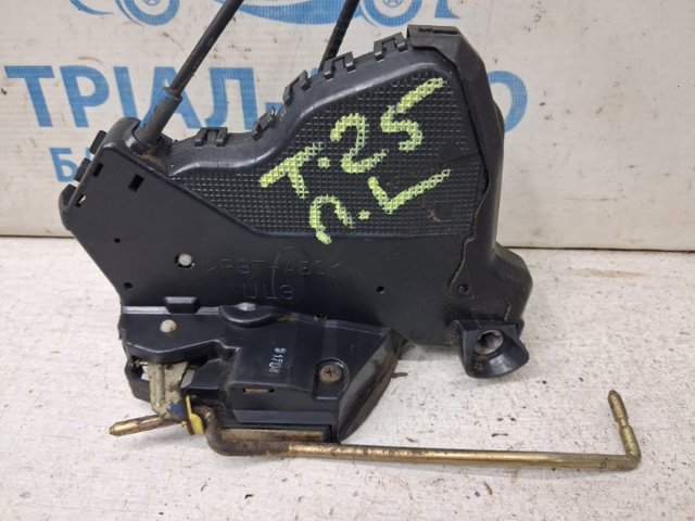 Замок водійських дверей 6904002151 TOYOTA