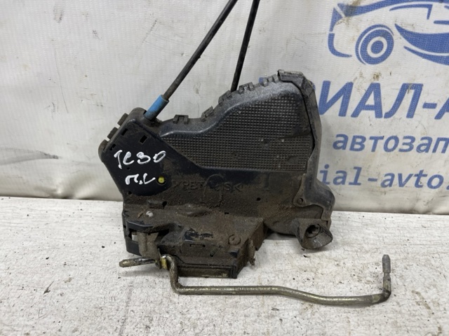 Замок дверей водія 6904033231 TOYOTA